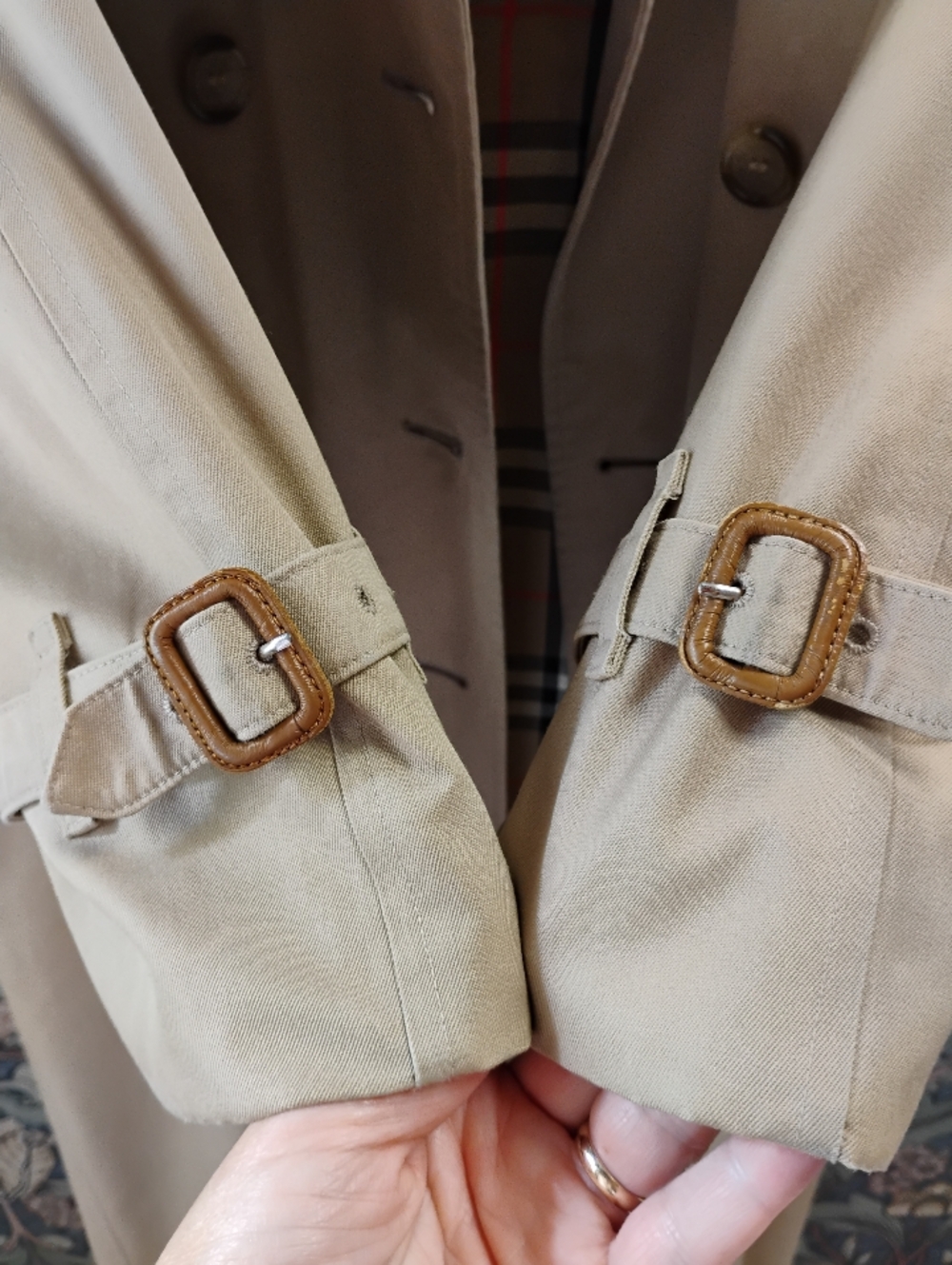 Vintage Burberrys Classic Khaki Trench Coat with Nova Check Lining - Picture 10 of 11